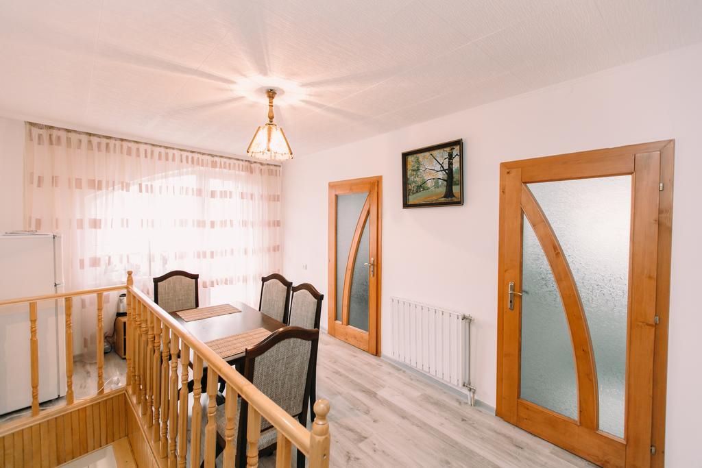 Apartments In Uzhgorod Quarto foto